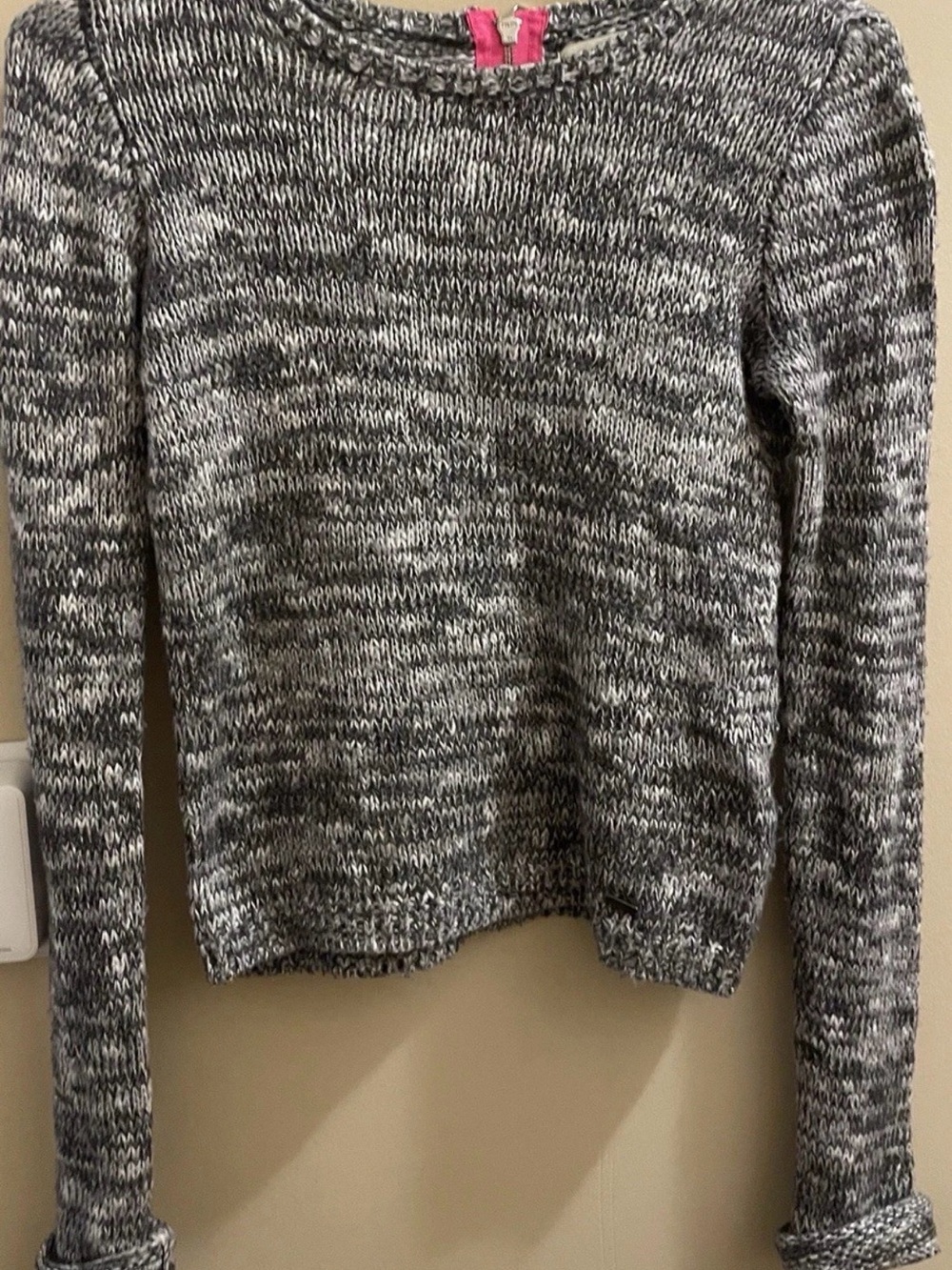 Retired Hollister Y2K Gray White Pullover Textured Knit Crewneck Sweater XS